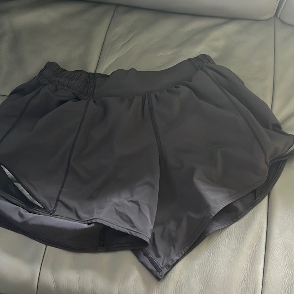 Black lulu shorts size 6